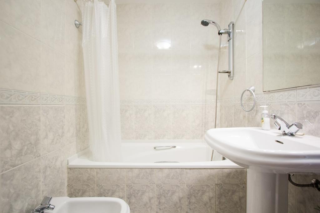 Spacious Apartment In Lissabon Buitenkant foto
